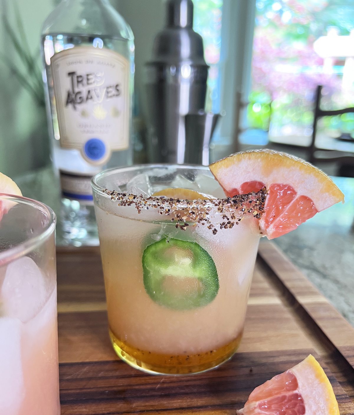 spicy grapefruit margarita - the spicy ruby